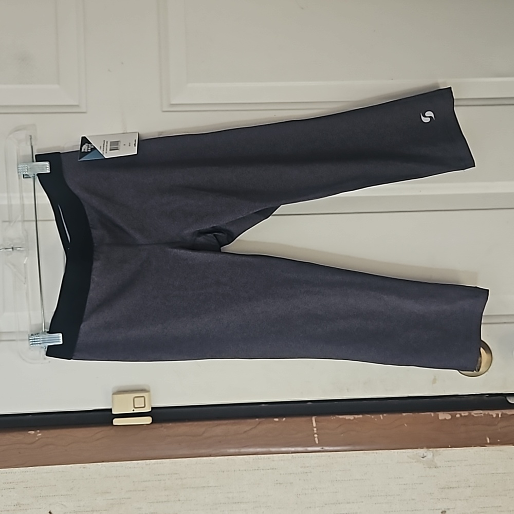 Soffe Juniors' Dri Capris: GRAY/BLACK: NEW WITH TAGS: SIZE MEDIUM